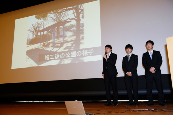 3月3日に行われた「平成28年（2016）度広島工業大学学生自主企画プログラム『HITチャレンジ制度』結果報告会」では、1位に選ばれ、表彰されました。