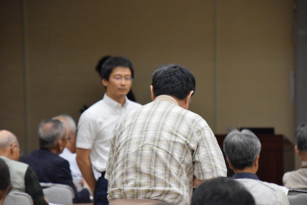 2講座とも活発な質疑応答が行われました。三浦先生と岡先生は、どんな質問にも真剣に耳を傾け、返答していました。