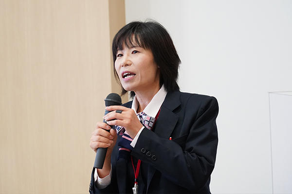 外部講師は、今年度も山口県東部ヤクルト販売株式会社 管理栄養士 𠮷岡清恵さんにお願いしました。