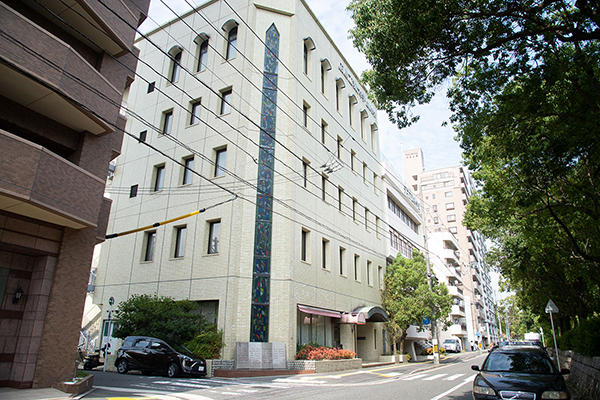 地域データサイエンス研究会のキックオフシンポジウムは、広島市中区中島町にある広島工業大学・広島校舎で行われました。