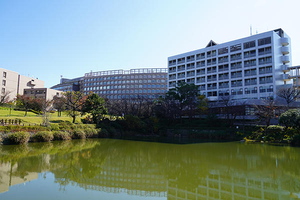 会場となった福岡工業大学に7工大のトップたちが集結。