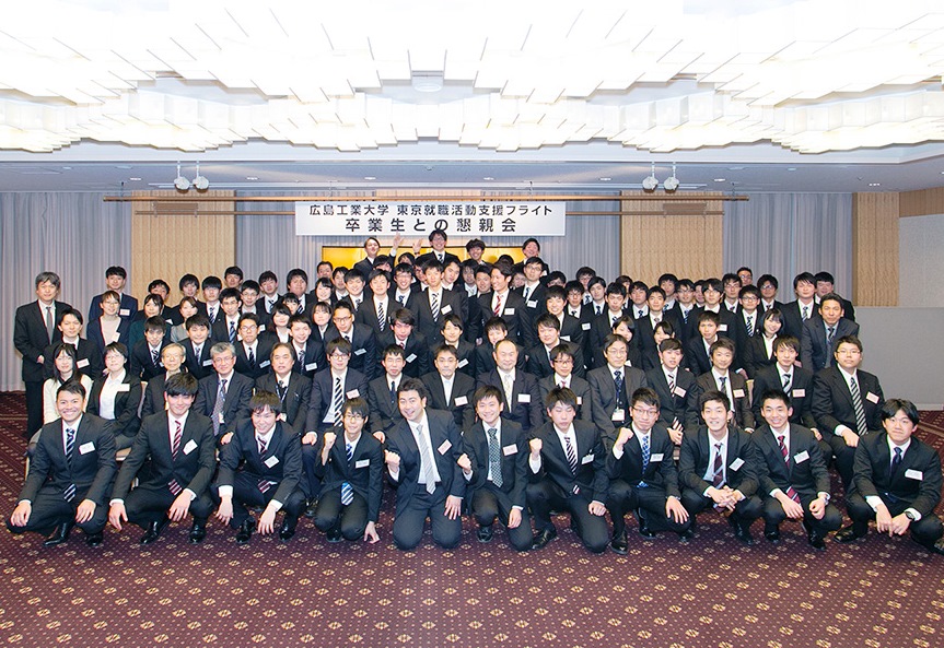 東京就活フライトで、これからの就職活動への志気を高めた学生たち。「就職活動、頑張ります！」