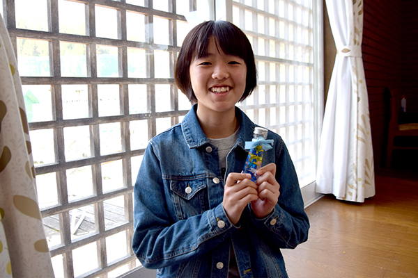 「班のメンバーで高校時代や学科の話などで話が弾み、楽しく過ごせました」と大谷さん。