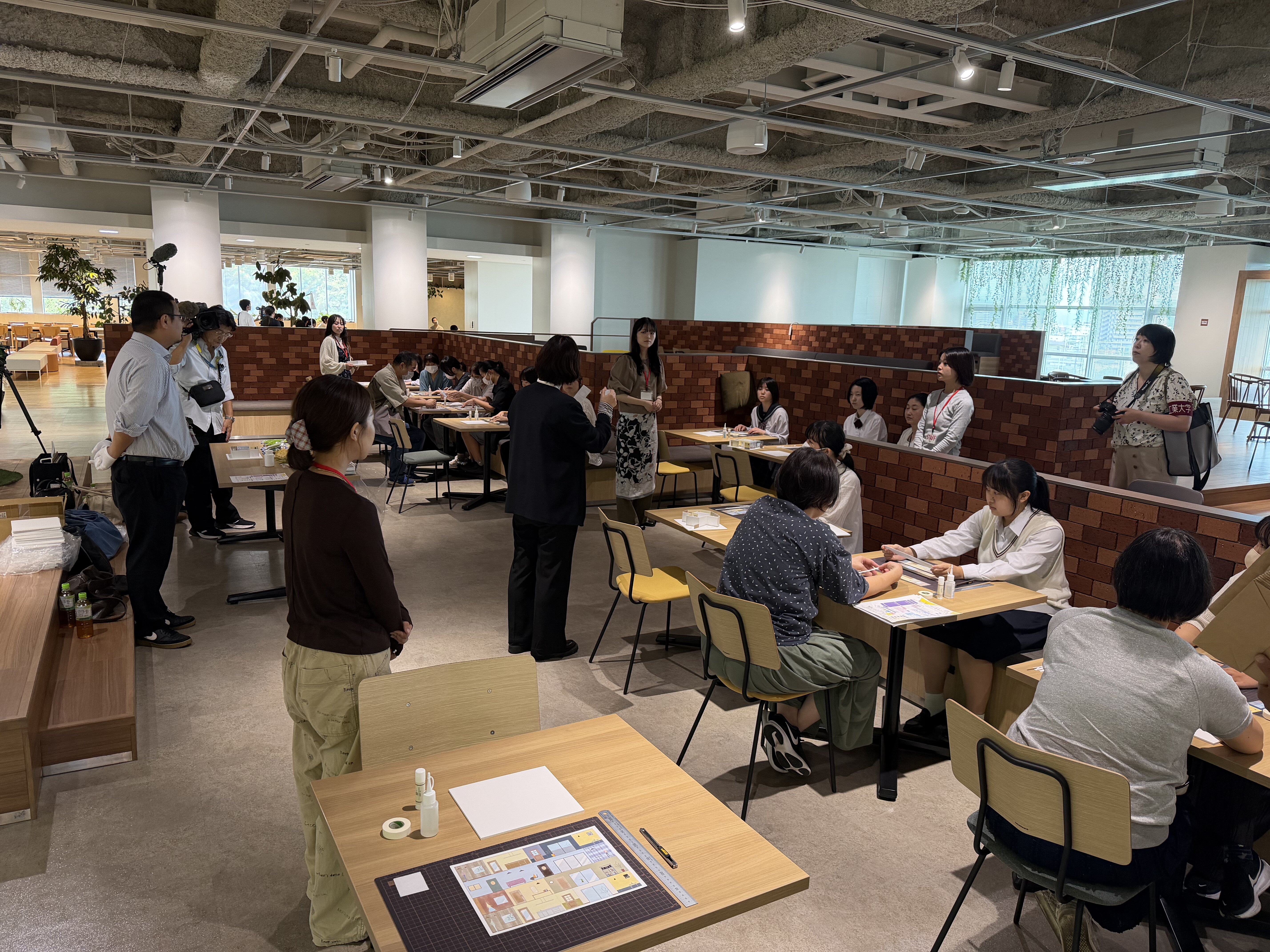 「女子生徒向けミニオープンキャンパス」の様子が各メディアで紹介されました