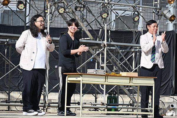 ZAZY、ザ・パンチ、カグヤマ、フロントラインの4組が登壇