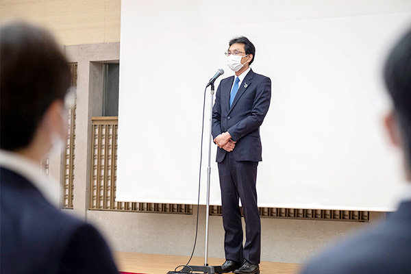 「今後も地域の将来に貢献するテーマを取り上げていく」と長坂学長