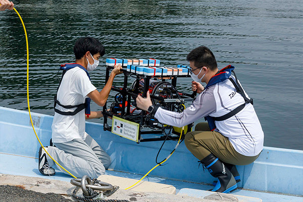 ROVは大人2人で運べるコンパクトサイズ