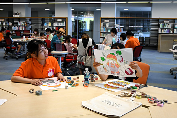 マスコットキャラクターのキャロミちゃんをマスキングテープで彩る「マスキングテープアートに挑戦しよう！」