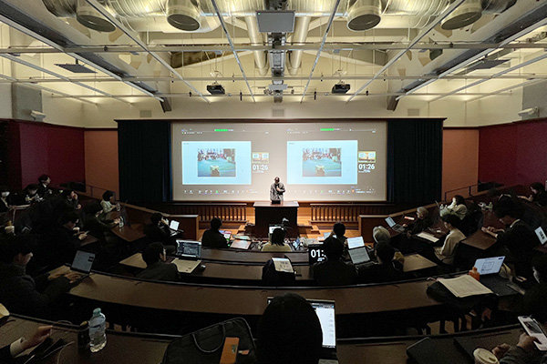 東京大学のKAJIMA HALL（15号講義室）で行われた「建築情報学生レビュー」