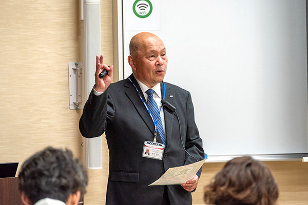 消費者の視点に寄り添い、自分が欲しい商品を作る「カスタマーインサイド」の商品開発事例を紹介する畠中教授