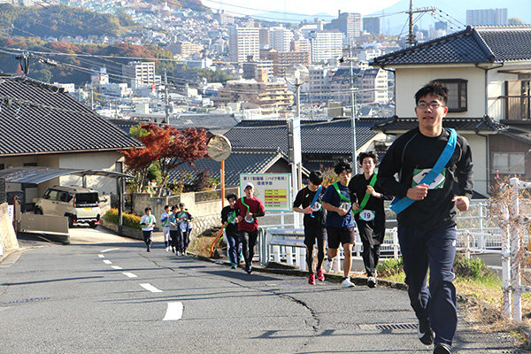 沿道で観戦していた地域の方から声援も聞こえた