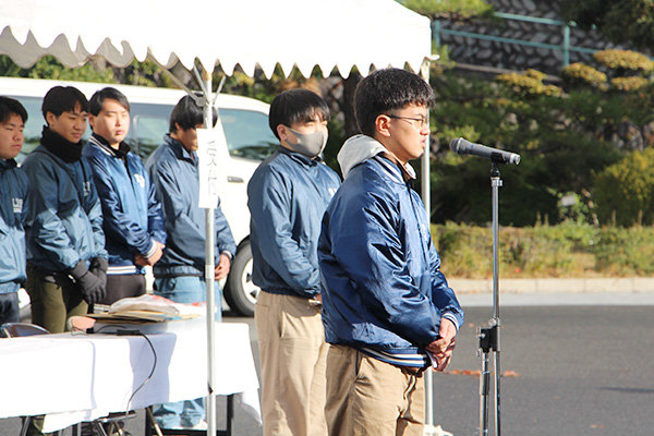 体育会本部長として挨拶をする大嶺さん