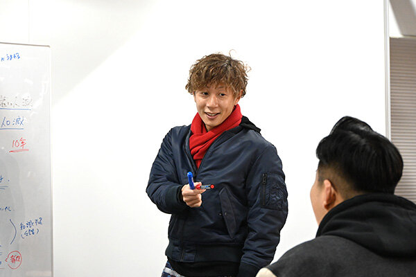 川本さんチームは、人口減少が進む地域では、どのような課題を抱えているかをブレストする