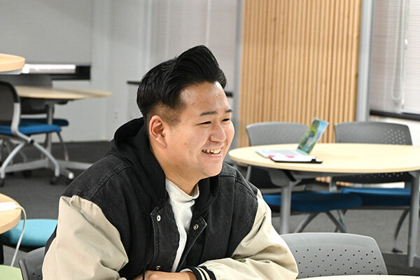 「川本先生たちとの会話は楽しく、刺激を受けている」と話す大歳さん