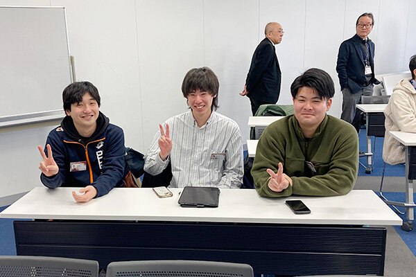 引退した先輩方も参加しエールを送る