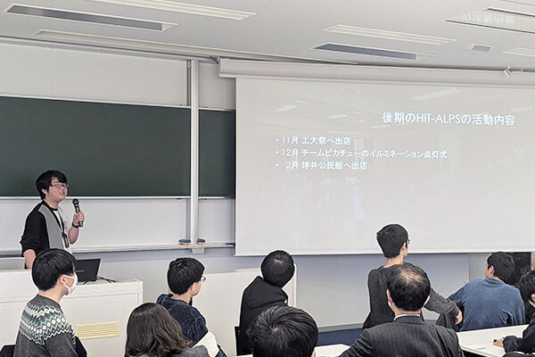 SNSユニットのメンバーは別のチームにも所属しながら活動している