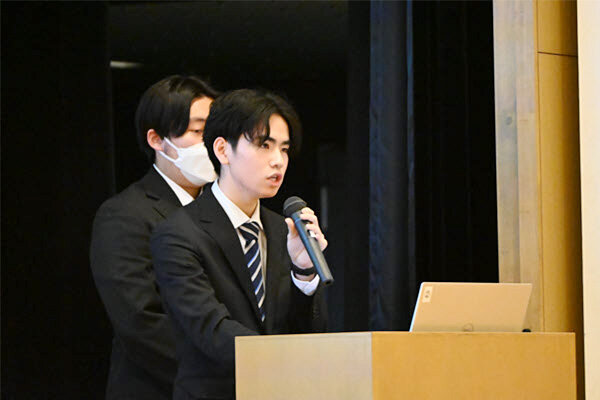 車椅子利用者の団体にも協力いただき検証を重ねた建築屋たち