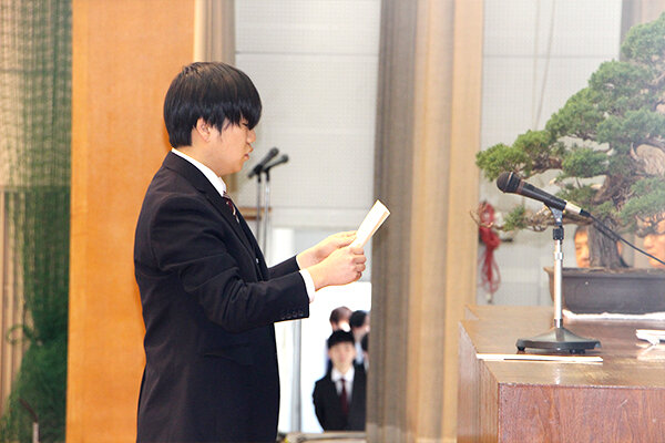 大学院入学生代表　大久保さん