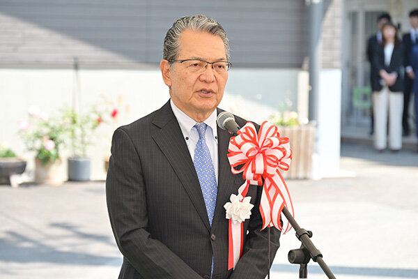 馬場の開設の経緯や思いを述べられた鶴理事長
