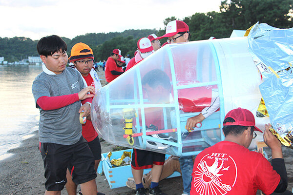 パイロットの目線位置を入念に確認