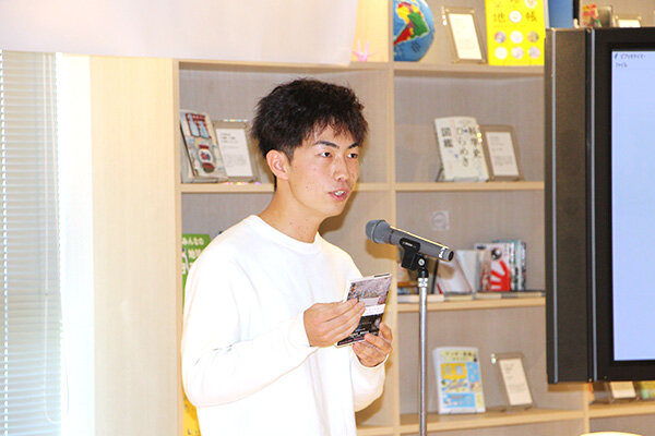 ④新海 誠『小説 秒速5センチメートル』バトラー：食健康科学科1年次生　
渡部さん（愛媛県立新居浜工業高等学校出身／愛媛県）