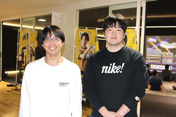 e-sports愛好会の和多さん（左）と西原さん（右）