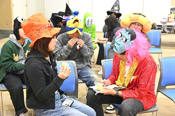 チームに分かれてハワイに関するゲームに挑戦、優勝チームには豪華景品も用意