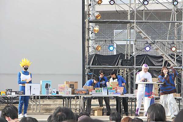 豪華景品が用意された1日目の目玉イベント「ドリームBINGO」
