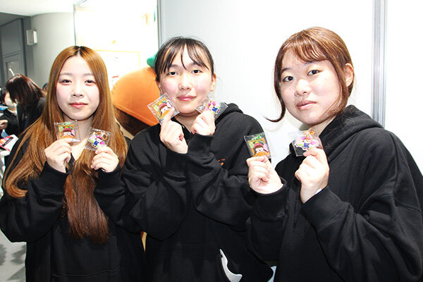 学生がデザインしたアクリルチャーム