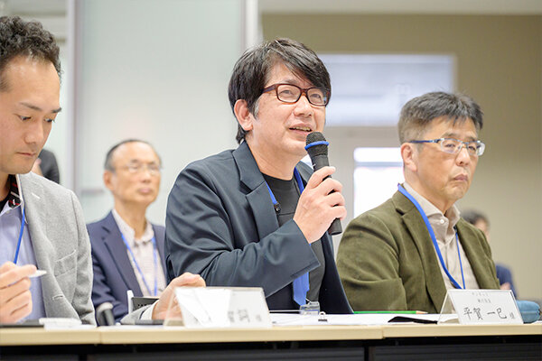 発表後には審査員から質問があり、発表者が回答した