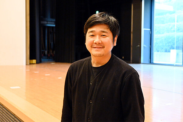 「1年に一度の機会ですが、4年間の在学中に少なくとも4名の建築家の話が聞ける機会があります。この貴重な機会をそれぞれの建築の学びに生かしてほしい」と話す杉田教授