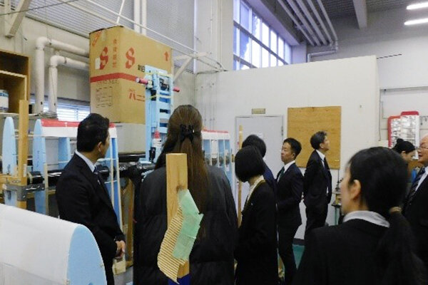 新しい飛行機の機体も見学いただいた