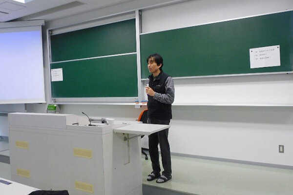 「1年間の努力の成果を期待している」と話す佐藤教授