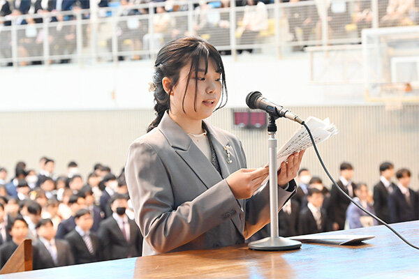 学部卒業生代表 徳永さん