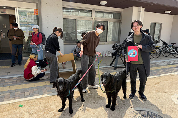 屋外ではペット同行避難訓練が行われた