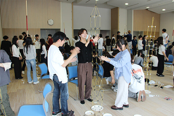パスタで挑む構造デザイン！建築デザイン学科で「Tallest Spaghetti Tower」を実施しました