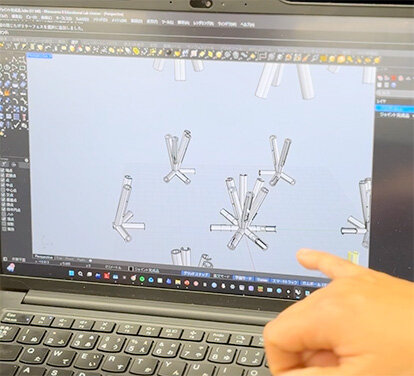 パソコン上でジョイントを設計し、必要な部材を3Dプリンターで制作する