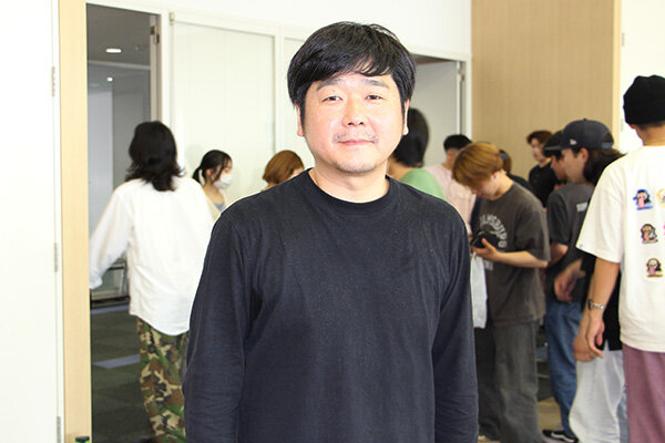 「構造デザインの面白さを感じてほしい」と話す杉田教授