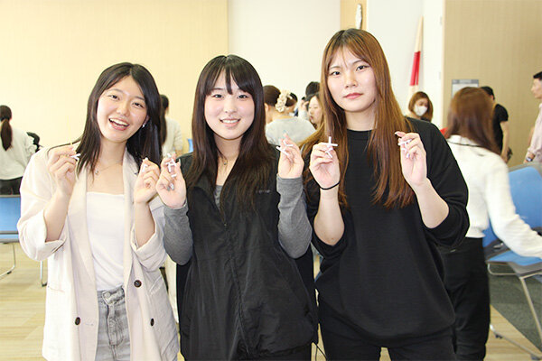 （左から）塚本さん、木村さん、川根さん