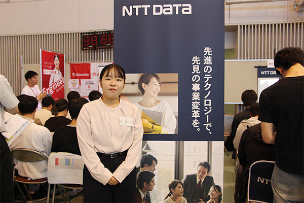 「今度は自分が学生に同社の魅力を伝えたい」と話す豊田さん