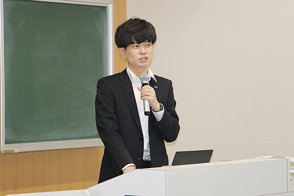 自分で設計した医療機器が世の中で使用されるやりがいを語る広瀬さん