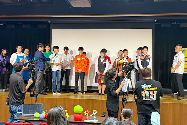 「ぷよぷよ愛No.1決定戦」にe-sports愛好会の部長と本学職員が出場しました