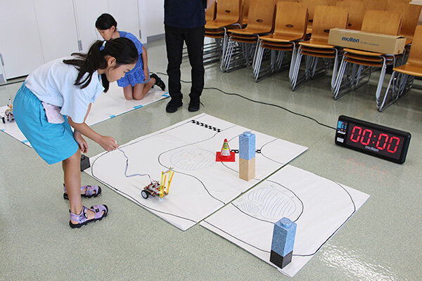 プログラミングにもチャレンジする「ロボットカーをつくろう！」
