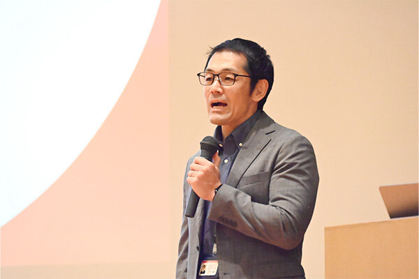 「自分の『好き』に理系の知識を掛け合わせることで、新しい未来を切り拓くことができる」と呼びかける升井センター長