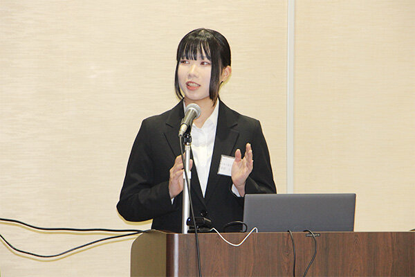 第5回広島県学生地域連携活動発表会で建築デザイン学科の学生が登壇しました