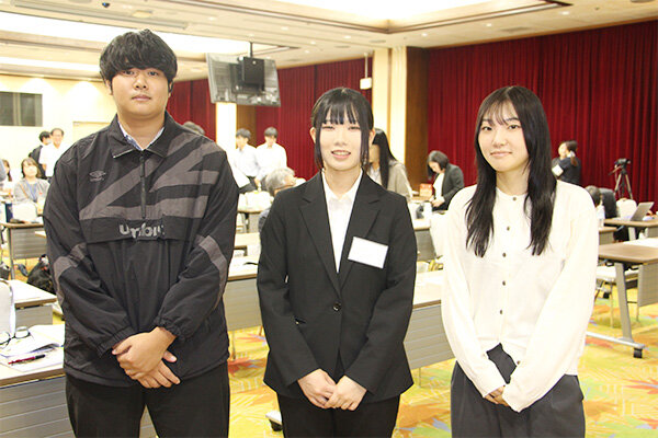 プロジェクトを引き継ぐ本廣さん（左）と吉永さん（右）