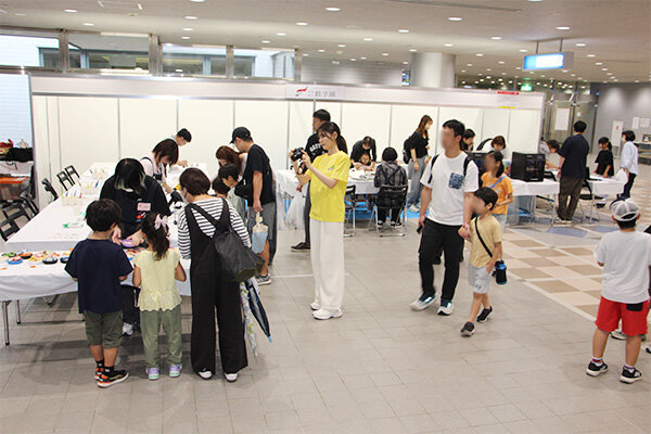 鶴学園は「わんぱく大作戦プロジェクト」に協賛し、毎年体験ブースを出展している